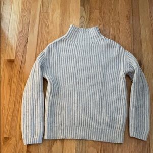 GAP sweater size XS